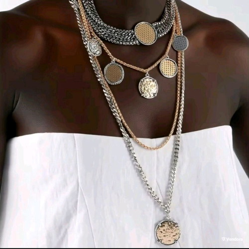 Zara design necklace new, multicolored