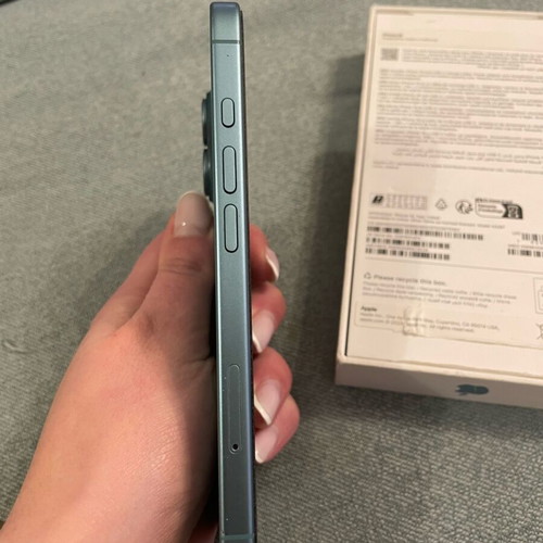 iPhone 16 128GB like new, turquoise with box