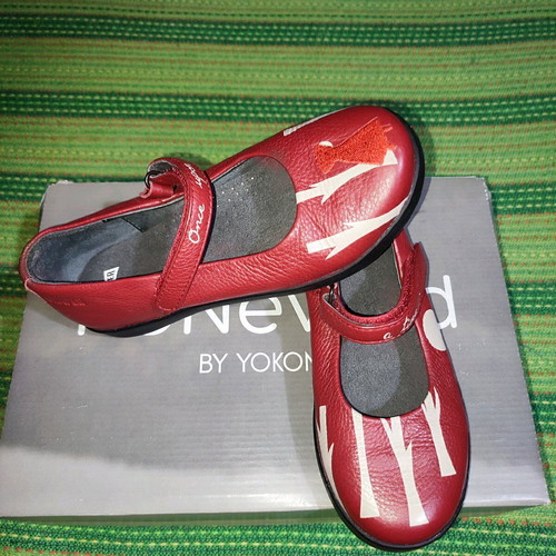 Camber Twins leather girls' shoes size 31 like new, white and red ballerinas