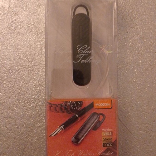 Moxom Bluetooth headset sealed