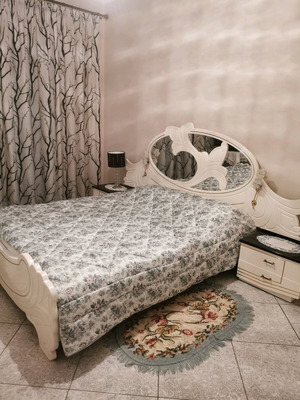 Wooden bedroom set like new