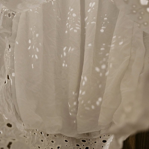 Broderie Anglaise Eyelet White Blouse used, off-the-shoulder style