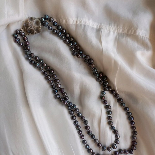 Black Pearls Necklace vintage used