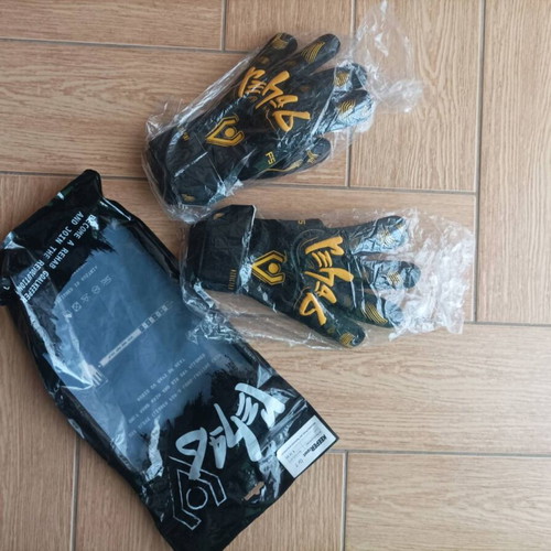 Rehab NC Resist Football Gloves new, size 7