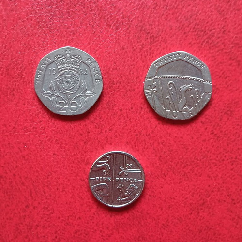 Lot 3 coins of the British Commonwealth