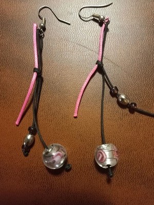Handmade earrings with thread and beads like new, pink and black