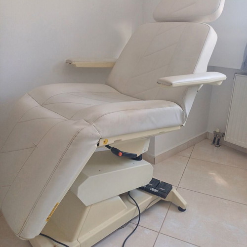 Aesthetic chair used, electric with pedal