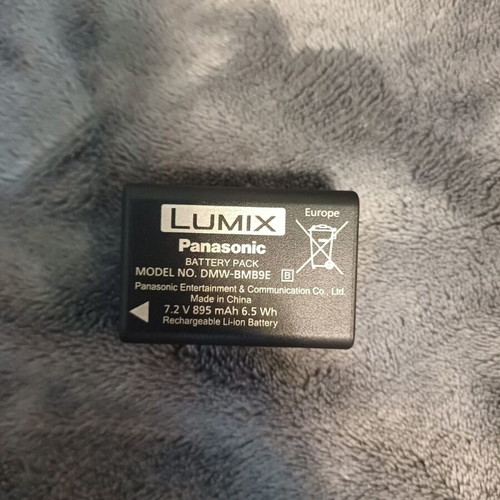 Panasonic Lumix FZ82D camera like new with Sandisc Extreme 64GB SDXC