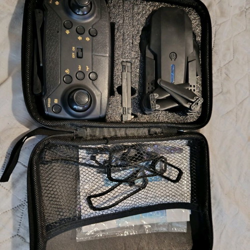 Drone like new with two cameras and 10-12 minutes flight time