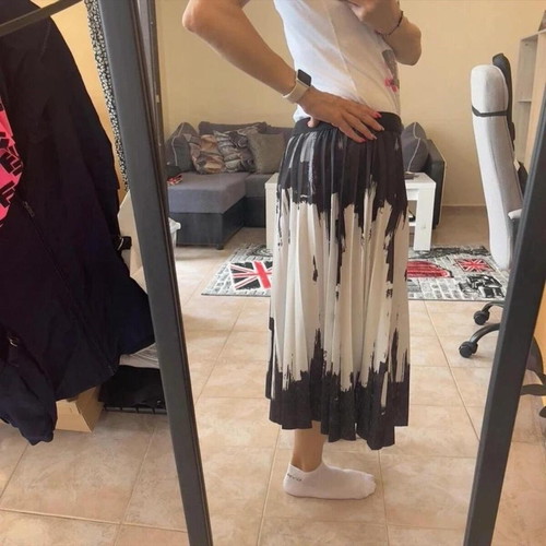 Two Tone Pleated Skirt Black White Flare Size M like new