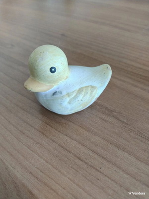 Ceramic duck figurine like new