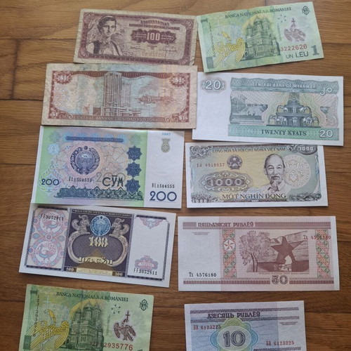 Banknotes used, set of 37 from around the world