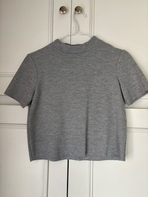 Zara crop t-shirt like new, small, gray, thick fabric