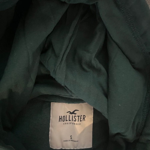 Hollister hoodie like new, size small