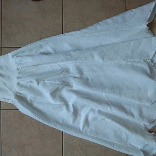 White midi fairy skirt like new with asymmetrical hem