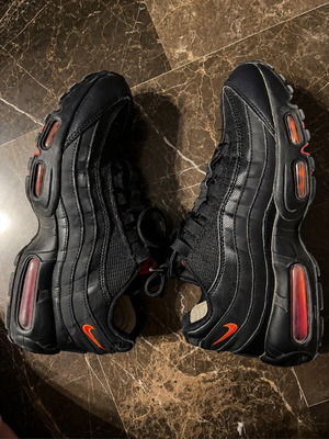 Nike Air Max 95 sneakers like new, black and red, size 42