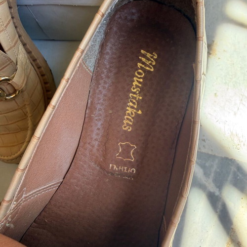 Loafers μέγεθος 38 μεταχειρισμένα, μπεζ, ελληνική εταιρία