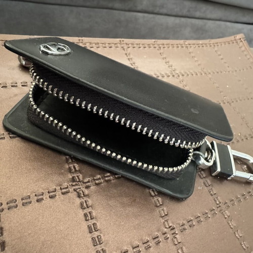 Hyundai leather keychain like new, black