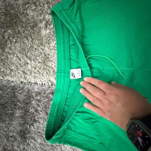 Nike shorts green like new, size XL