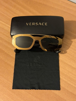 Versace unisex gold sunglasses with case and cloth