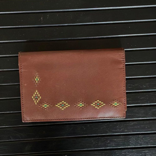 Leather wallet used in good condition