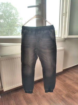 Benetton black jeans size S with back pocket