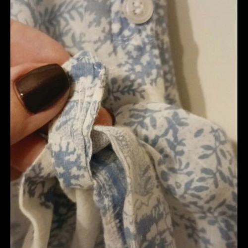 Long shirt like new, white with blue print, size L