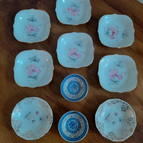 Porcelain plates and miniature bowls, old unused