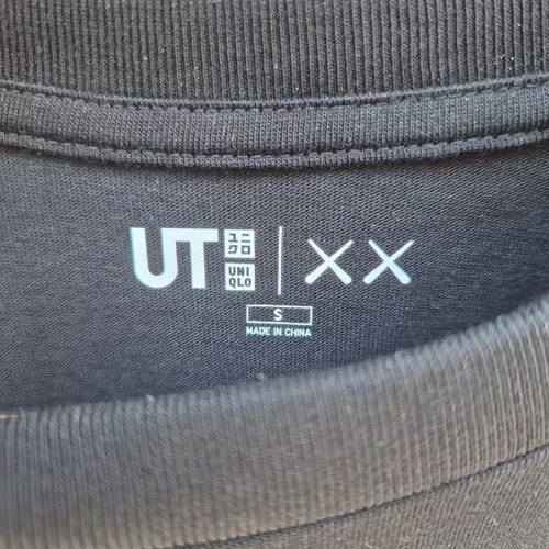Uniqlo UT x KAWS Graphic Tee Black Size S New