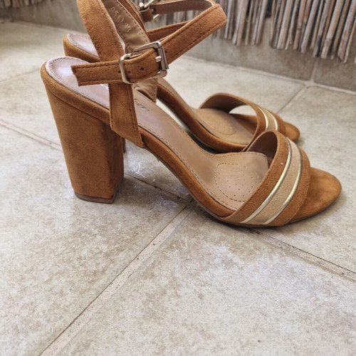 Suede sandals camel size 38 with thick 9 cm heel like new