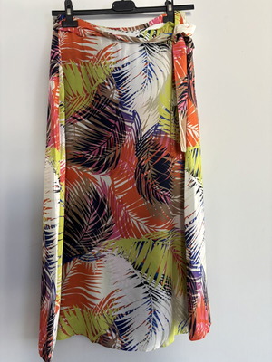 Badila tied skirt like new, 100% viscose, multicolor