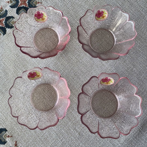 Glass bowls with daisies set of 4, unused