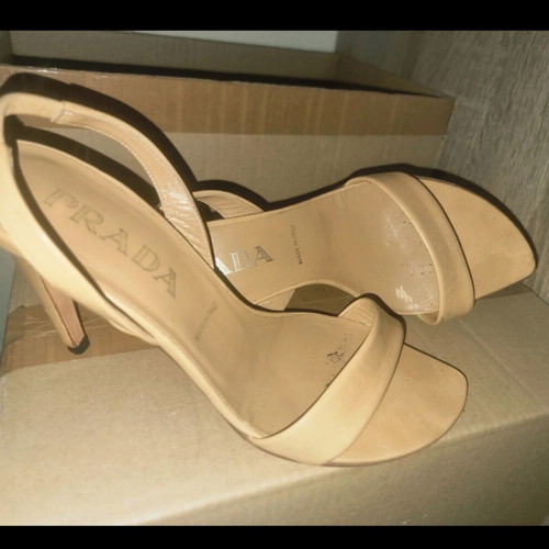 Prada women's leather pumps used, size 38