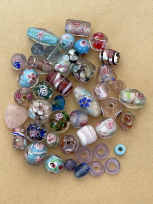 Glass beads pack, assorted sizes and colors