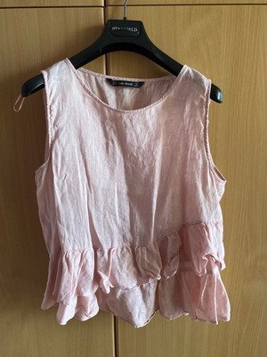 Linen blouse Zara used, sleeveless with double ruffle