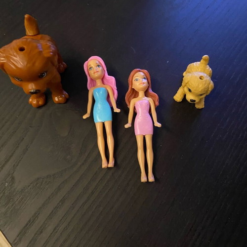 Set of dolls with puppies like new