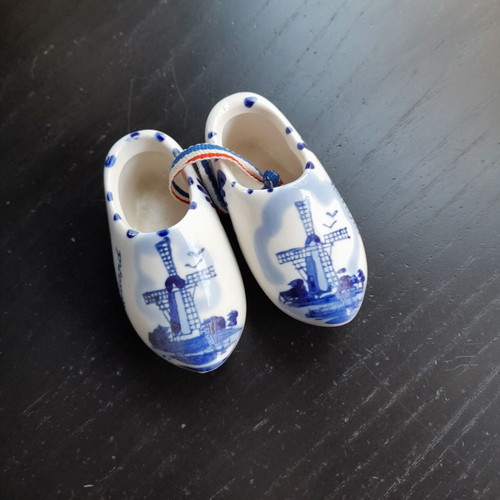 Delft blue clogs from Netherlands like new, 7 cm