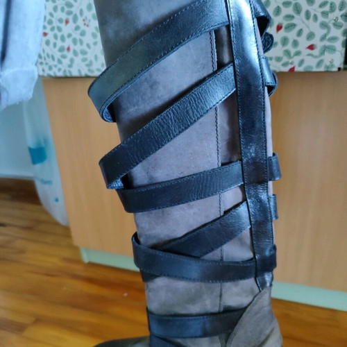 Steve Madden women's boots grey, like new, size 38