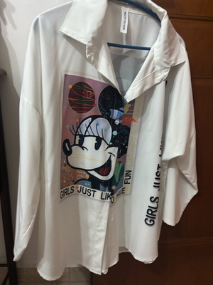 Mickey shirt like new, white, one size