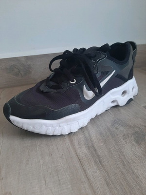 Nike React Artemis sneakers used, black size 37.5