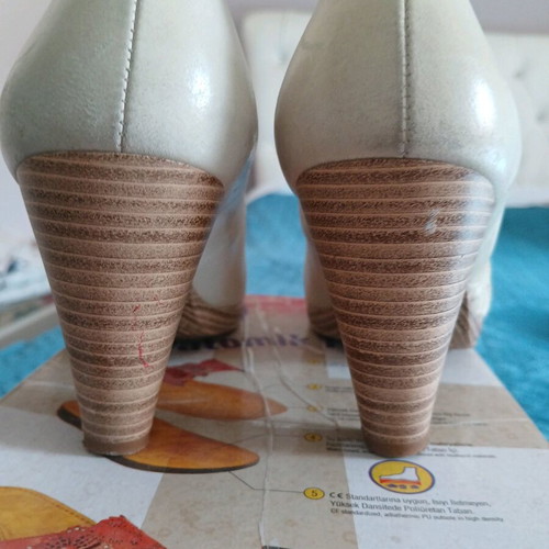 Beige pumps like new, 8 cm heel, size 37