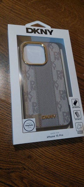 DKNY νέα θήκη magsafe για iPhone