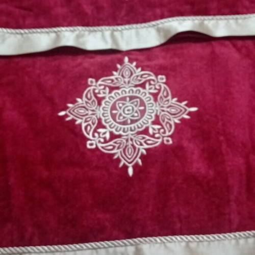 Towel set for bath like new for decoration