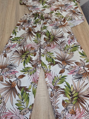 Summer Set Pants and Blouse M/L with Beautiful Colors