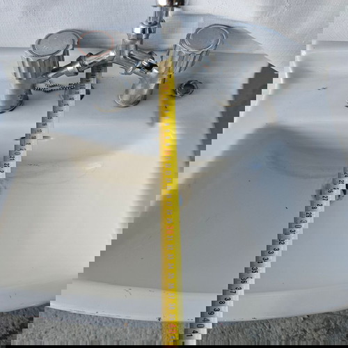 Νιπτήρας μπάνιου με κολώνα