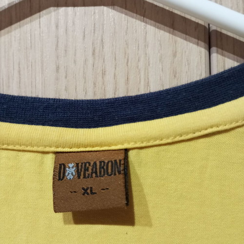 Tshirt yellow XL with front print like new, cotton fabric