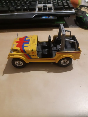 Jeep CJ-7 / Wrangler American Off Road 1:24 scale model by Bburago