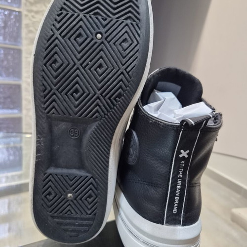 XTI Kids sneakers boots size 38 used, black and white