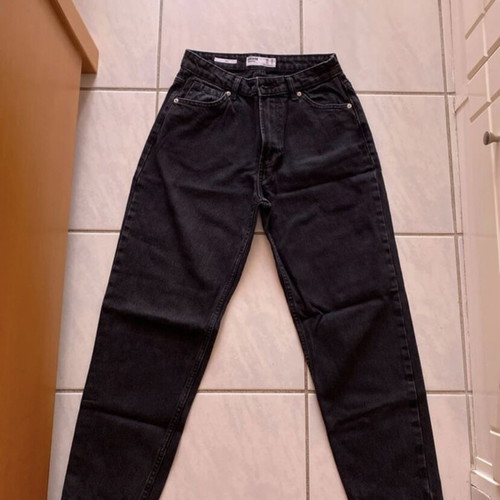 Τζιν Bershka μαύρο mom high waist αφόρετο