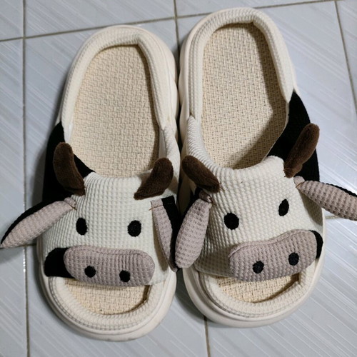 Slippers with cow design like new, size 37, white